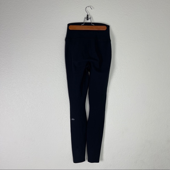 ❌SOLD❌ Alo Yoga High Waist Ripped Warrior Legging - Picture 7 of 10